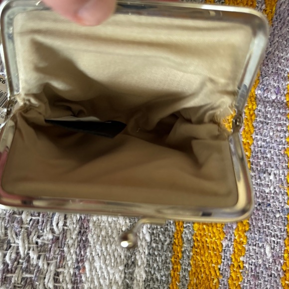 Harry Potter Purse Set-Burgundy Bag with Crest, Kisslock Gringotts Change Purse. - Picture 11 of 12